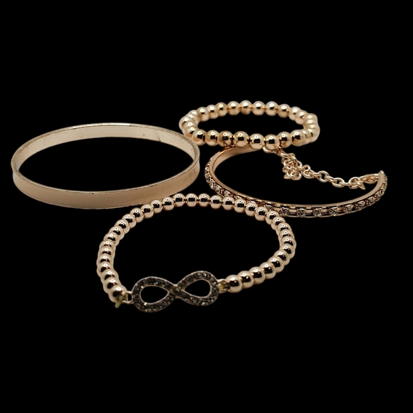 Elegant Gold Bracelet Set - Picture 2 of 12
